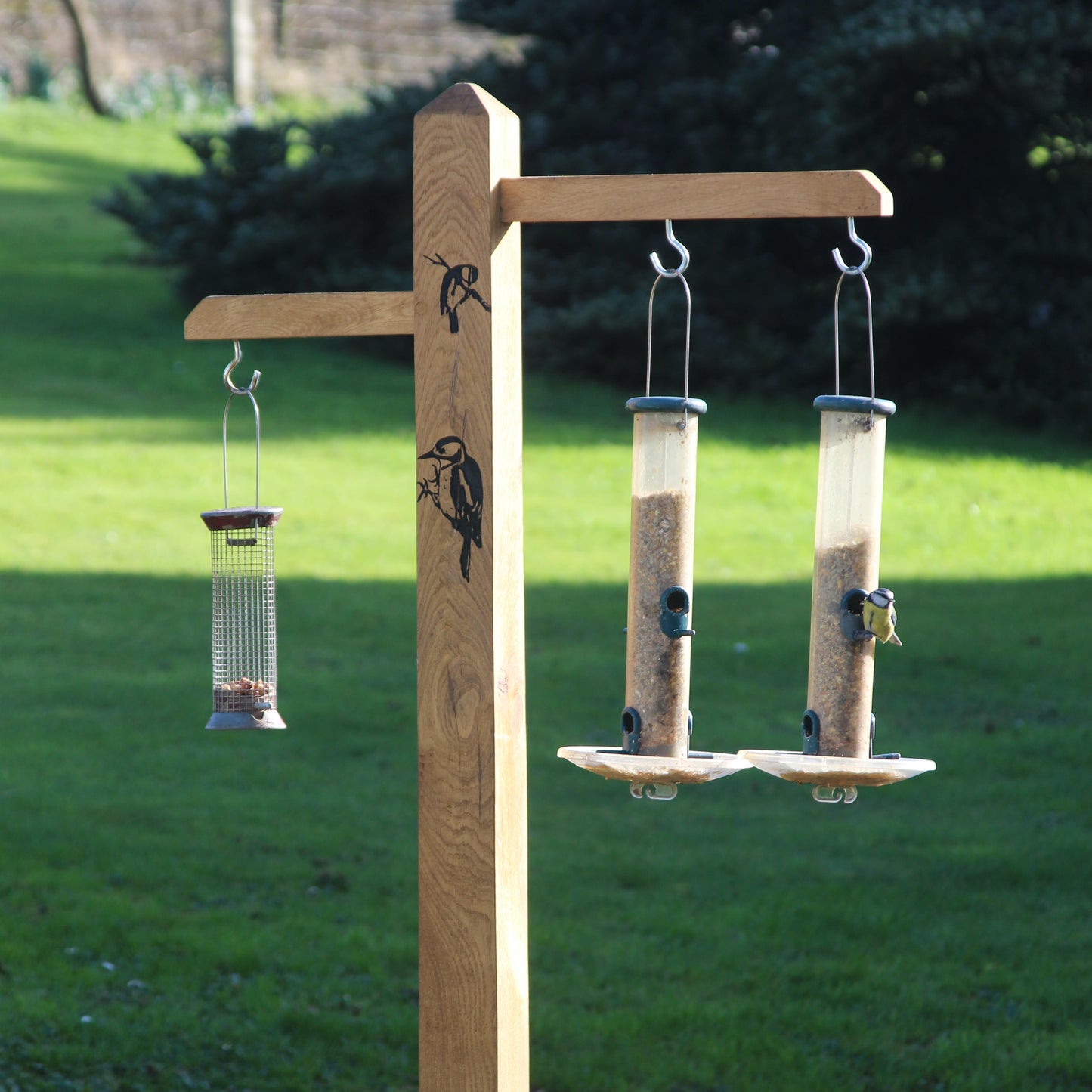 Wooden Bird Feeding Station | Personalise with your own engraving