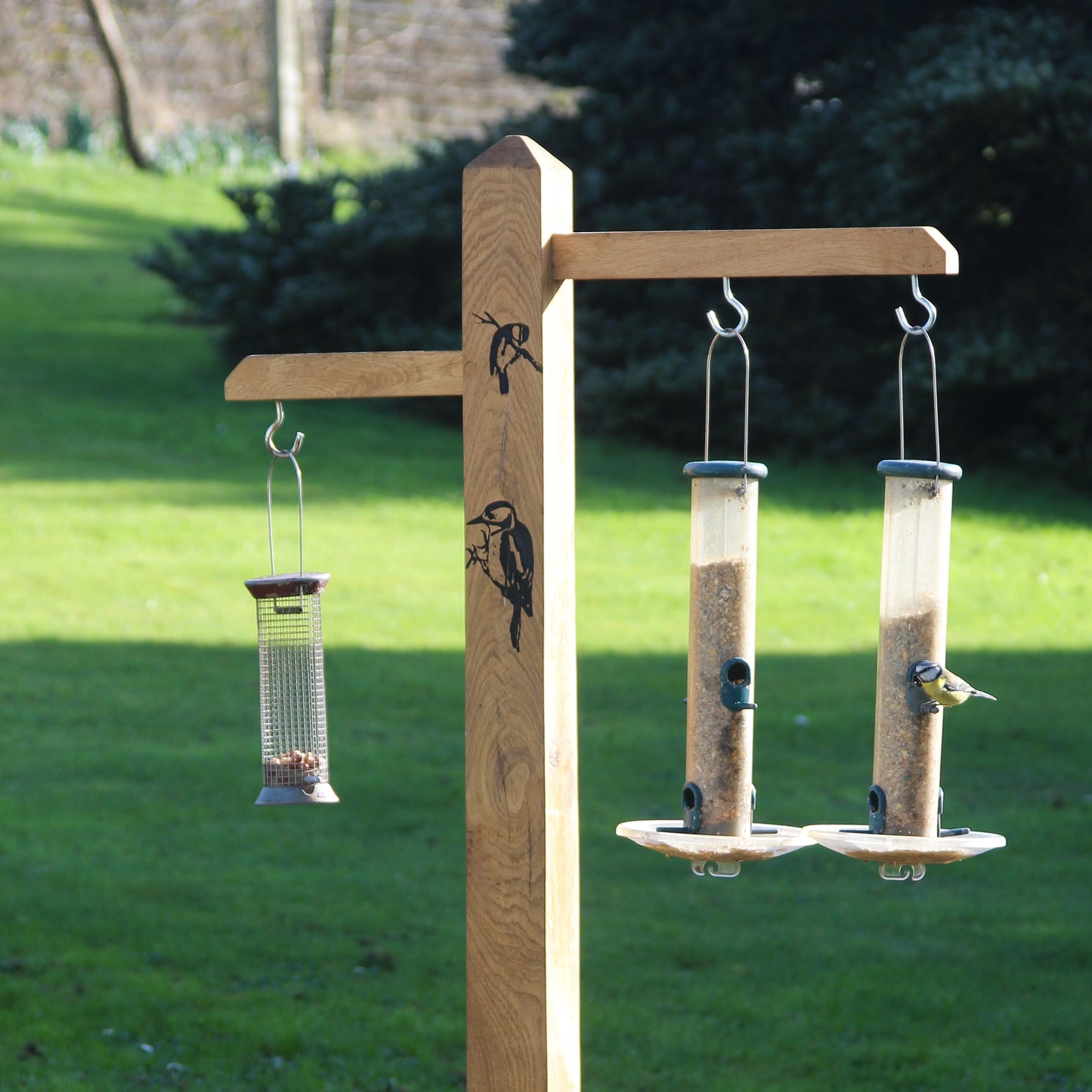 Wooden Bird Feeding Station | Personalise with your own engraving